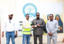 نائب رئيس الوزراء يتسلم البطاقة الانتخابية نائب رئيس الوزراء يتسلم البطاقة الانتخابية