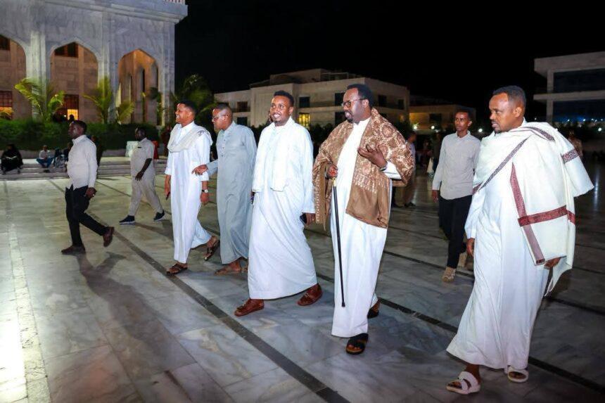 نائب رئيس الوزراء يحث المواطنين على المشاركة في الانتخابات نائب رئيس الوزراء يحث المواطنين على المشاركة في الانتخابات