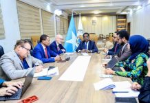 وزير الداخلية يبحث المبعوث الأممي ملفات الانتخابات والتعاون المشترك وزير الداخلية يبحث المبعوث الأممي ملفات الانتخابات والتعاون المشترك