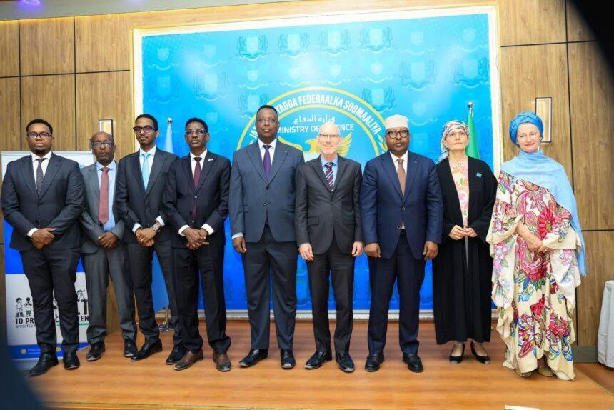 الصومال والأمم المتحدة توقعان خطة لحماية الأطفال الصومال والأمم المتحدة توقعان خطة لحماية الأطفال