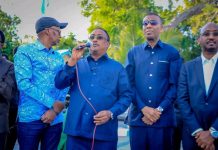 رئيس وزراء الصومال يقود تجمعًا جماهيريًا في مديرية كاران رئيس وزراء الصومال يقود تجمعًا جماهيريًا في مديرية كاران