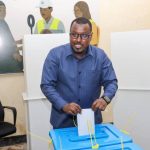 النائب الثاني لرئيس مجلس الشعب يدلي بصوته في انتخابات المجالس المحلية النائب الثاني لرئيس مجلس الشعب يدلي بصوته في انتخابات المجالس المحلية