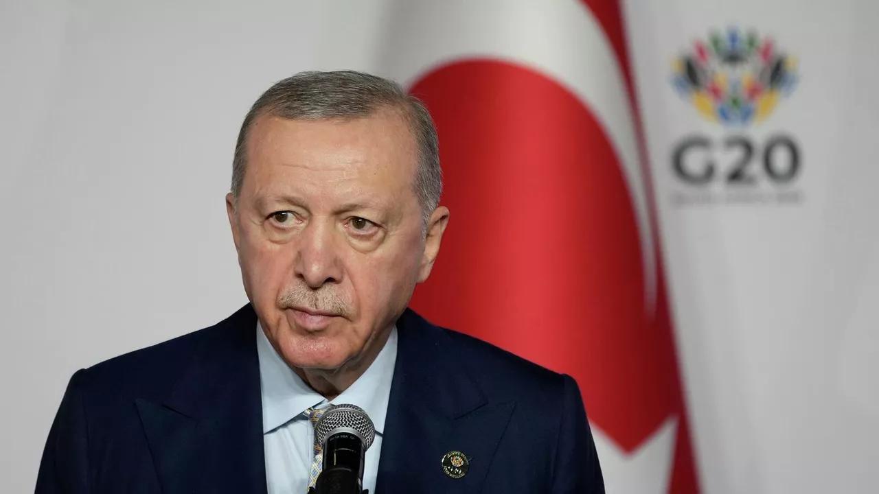 أردوغان يؤكد لابن زايد على دعم تركيا لوحدة أراضي اليمن والصومال أردوغان يؤكد لابن زايد على دعم تركيا لوحدة أراضي اليمن والصومال