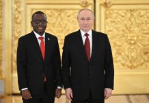 سفير الدولة لدى روسيا يسلم أوراق اعتماده إلى الرئيس الروسي سفير الدولة لدى روسيا يسلم أوراق اعتماده إلى الرئيس الروسي