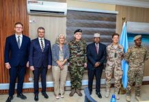 وزير الدفاع يبحث مع رئيس اللجنة العسكرية للاتحاد الأوروبي تعزيز التعاون وزير الدفاع يبحث مع رئيس اللجنة العسكرية للاتحاد الأوروبي تعزيزالتعاون