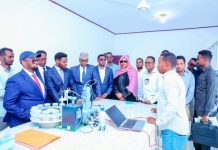 وزير الطاقة يتفقد المرافق العامة التي استفادت من مجانية الكهرباء وزير الطاقة يتفقد المرافق العامة التي استفادت من مجانية الكهرباء