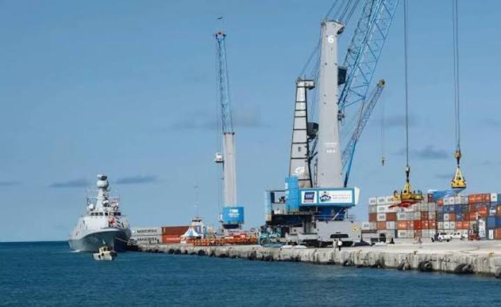 ميناء مقديشو الدولي يحقق رقماً قياسياً في تفريغ الحاويات ميناء مقديشو الدولي يحقق رقماً قياسياً في تفريغ الحاويات