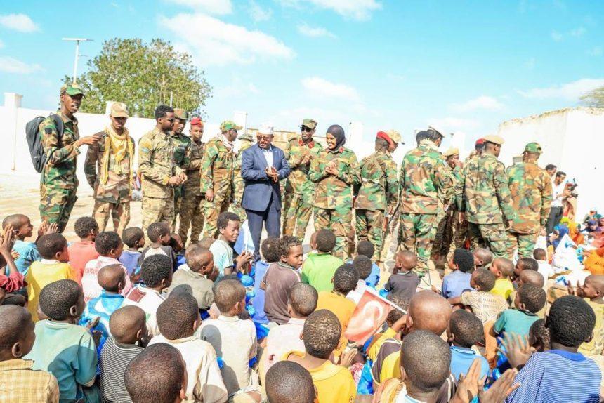 وفد حكومي يصل منطقة سبييب وعانولي لإعادة توطين النازحين وفد حكومي يصل منطقة سبييب وعانولي لإعادة توطين النازحين