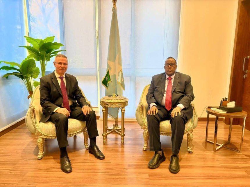 سفير الصومال يستقبل الأمين العام المساعد لجامعة العربية سفير الصومال يستقبل الأمين العام المساعد لجامعة العربية