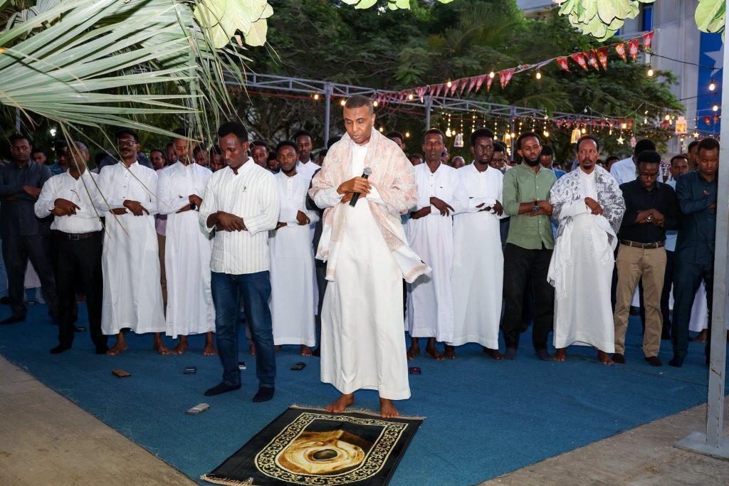 رئيس الوزراء أكد على أن العدالة ركيزة بناء الأمة والتحذير من الظلم رئيس الوزراء أكد على أن العدالة ركيزة بناء الأمة والتحذير من الظلم