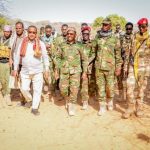 قائد الجيش يتفقد قوات الكوماندوز في منطقة “جبد غودوني” قائد الجيش يتفقد قوات الكوماندوز في منطقة “جبد غودوني”