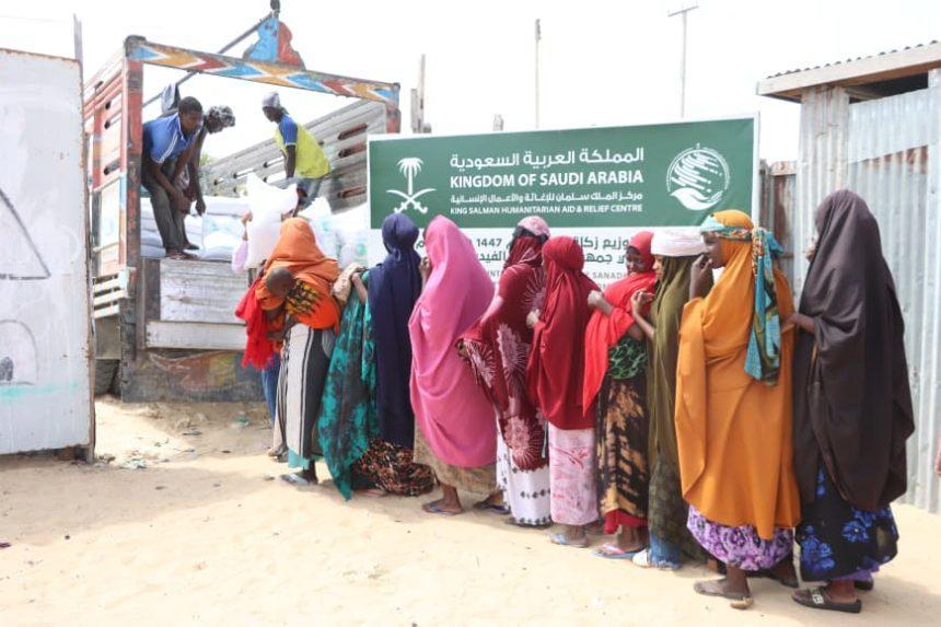 استكمال توزيع زكاة الفطر في الصومال ووصولها إلى المستفيدين استكمال توزيع زكاة الفطر في الصومال ووصولها إلى المستفيدين