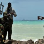 الجيش الصومالي يعلن تحرير سفينة قبالة بونتلاند ومقتل 14 قرصانًا الجيش الصومالي يعلن تحرير سفينة قبالة بونتلاند ومقتل 14 قرصانًا