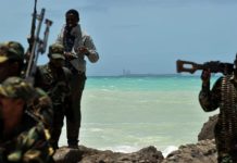 الجيش الصومالي يعلن تحرير سفينة قبالة بونتلاند ومقتل 14 قرصانًا الجيش الصومالي يعلن تحرير سفينة قبالة بونتلاند ومقتل 14 قرصانًا