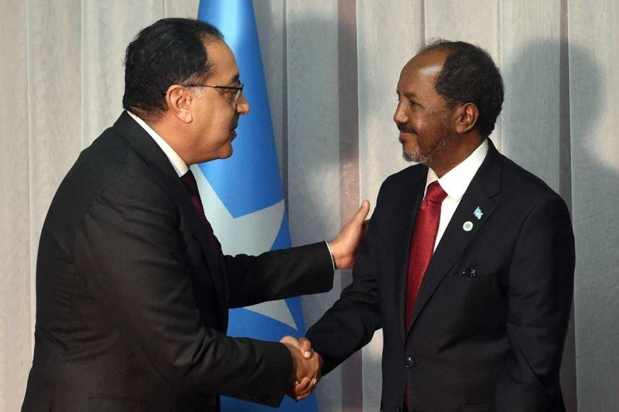 هل تطوي زيارة رئيس وزراء مصر إلى الصومال التباعد بين البلدين؟