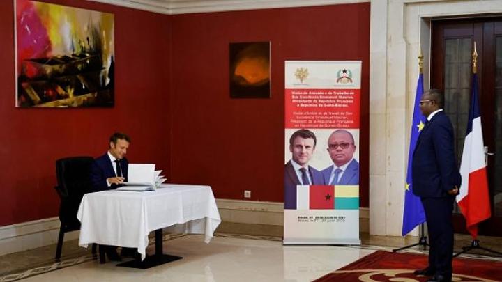 الرئيس الفرنسي يختتم جولته الأفريقية