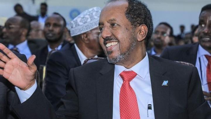 الرئيس الصومالي يتعهد بإجراء الانتخابات المقبلة بنظام الاقتراع العام