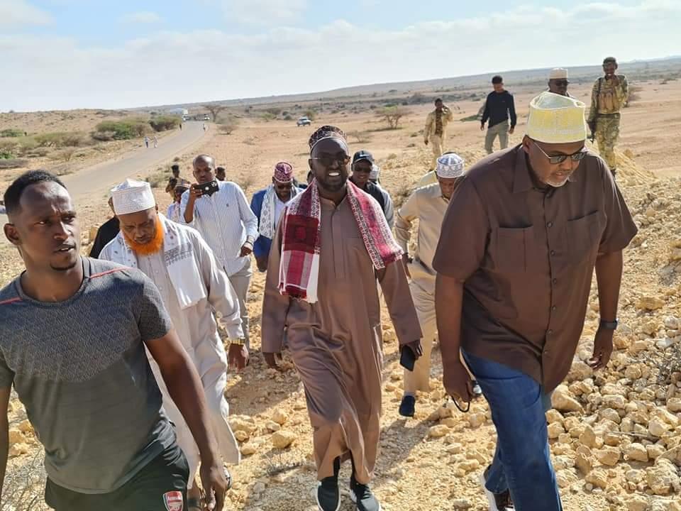 شيوخ عشائر من مقديشو لإحلال السلام يصلون لاسعانود “وأرض الصومال” تلوّح بعدم استقبالهم