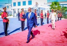 سلطات توضح أسباب الاشتباك في هرجيسا أثناء مغادرة الرئيس السابق سلطات توضح أسباب الاشتباك في هرجيسا أثناء مغادرة الرئيس السابق