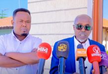 نائبان يتهمان سلطات أرض الصومال باعتقال مواطنين لرفعهم العلم الفلسطيني نائبان يتهمان سلطات أرض الصومال باعتقال مواطنين لرفعهم العلم الفلسطيني