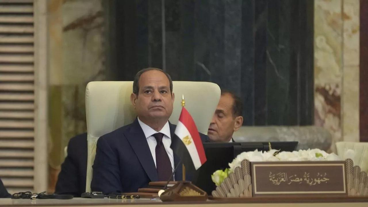السيسي وبن فرحان يؤكدان أهمية الحلول السلمية للصومال السيسي وبن فرحان يؤكدان أهمية الحلول السلمية للصومال