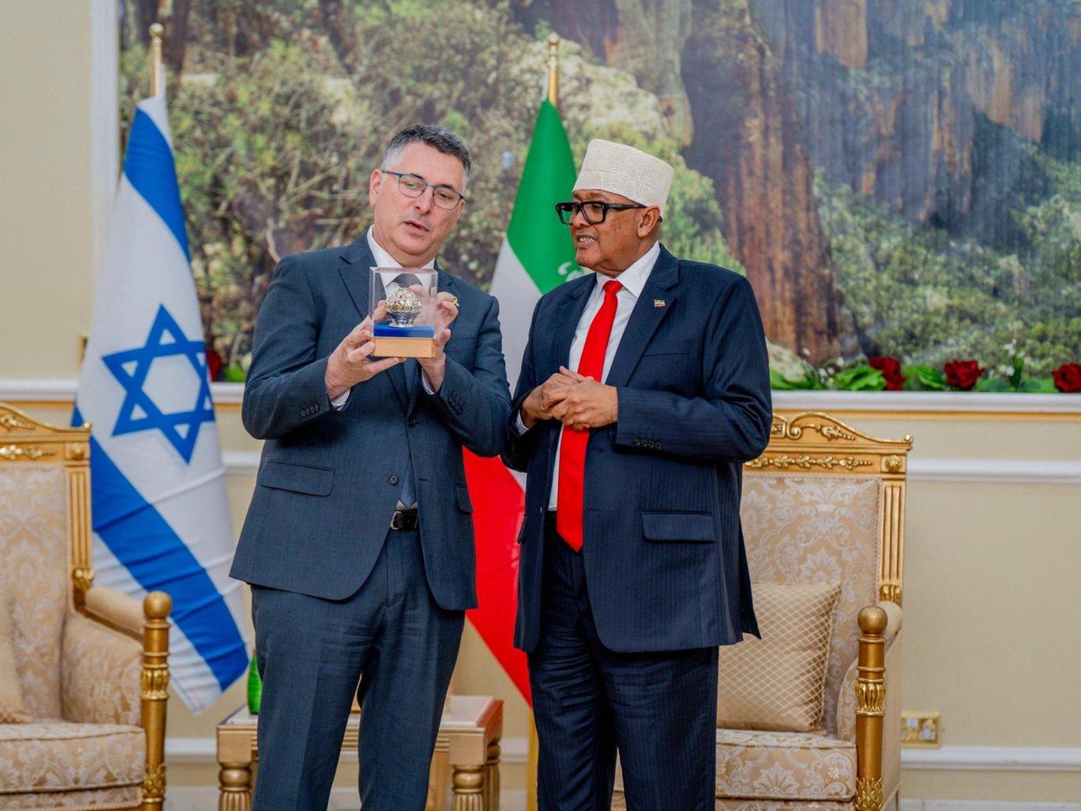 موقع إيطالي: قاعدة إسرائيلية بأرض الصومال ستؤجج الصراع مع تركيا موقع إيطالي: قاعدة إسرائيلية بأرض الصومال ستؤجج الصراع مع تركيا