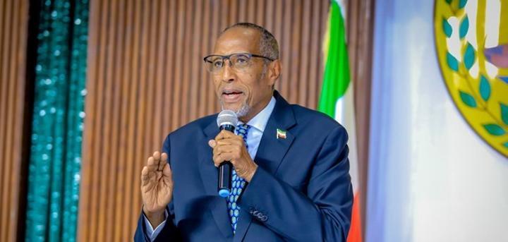 رئيس السابق يطلب الكشف عن تفاصيل الاتفاق مع إسرائيل رئيس السابق يطلب الكشف عن تفاصيل الاتفاق مع إسرائيل