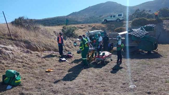 Farmworkers injured in truck accident near Durbanville still waiting for help Farmworkers injured in truck accident near Durbanville still waiting for help
