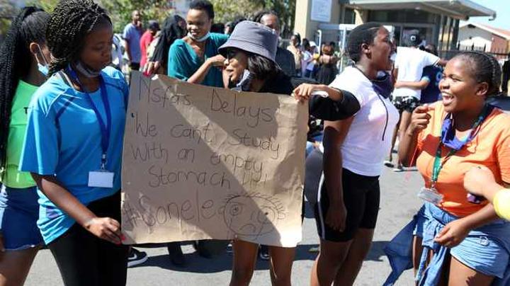 Parliament delays inquiry into NSFAS Parliament delays inquiry into NSFAS