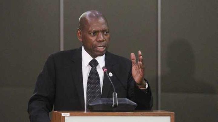 Zweli Mkhize pausing roll-out of J&J vaccine typical of taking cue from Western powers Zweli Mkhize pausing roll-out of J&J vaccine typical of taking cue from Western powers