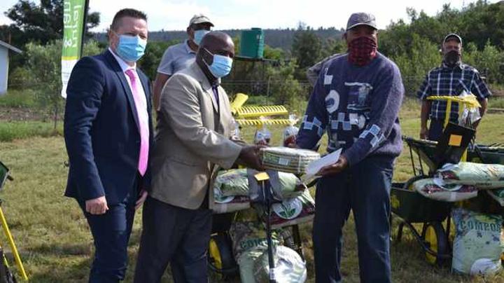 Deputy minister Mcebisi Skwatsha donates equipment to small-scale farmers Deputy minister Mcebisi Skwatsha donates equipment to small-scale farmers