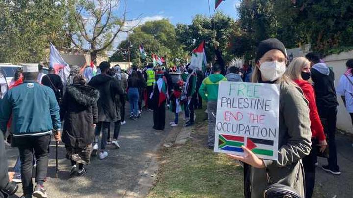 Pro-Palestine supporters stage protest outside Zionist Federation Pro-Palestine supporters stage protest outside Zionist Federation