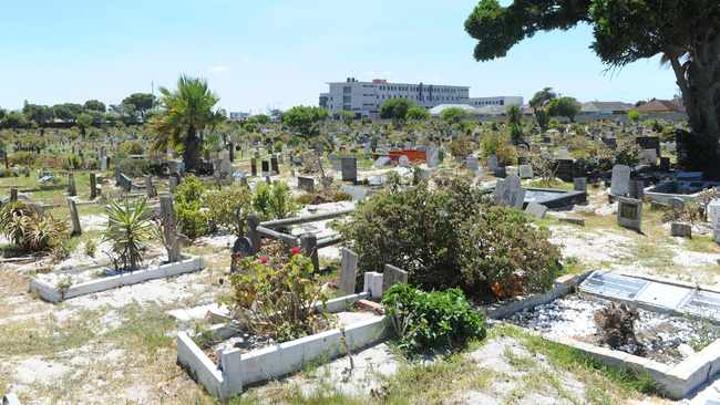 Angie Motshekga: 1 650 teachers have died of Covid-19 between March 2020 and February 2021 Angie Motshekga: 1 650 teachers have died of Covid-19 between March 2020 and February 2021