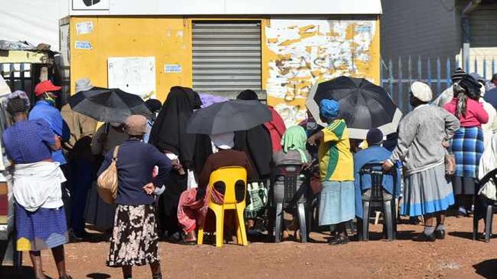 Closure of post offices to affect distribution of social grants – DA warns Closure of post offices to affect distribution of social grants – DA warns