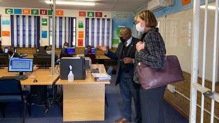 Education MEC visits Khayelitsha schools disrupted by taxi violence Education MEC visits Khayelitsha schools disrupted by taxi violence