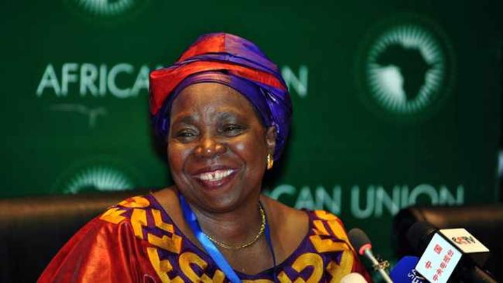 Dlamini Zuma is resolving Zulu royal family dispute, but other royal families dragging each other to court Dlamini Zuma is resolving Zulu royal family dispute, but other royal families dragging each other to court