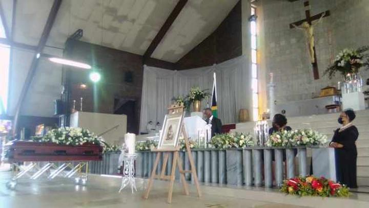 Thabo Mbeki shares touching tribute to Lindiwe Mabuza, says she was concerned about lawlessness and lack of respect in SA Thabo Mbeki shares touching tribute to Lindiwe Mabuza, says she was concerned about lawlessness and lack of respect in SA