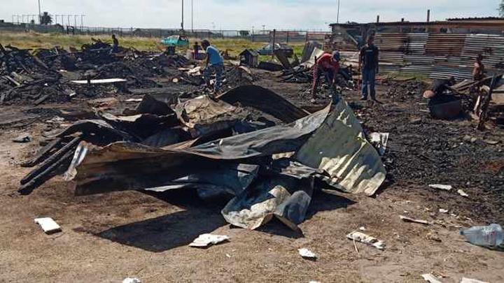 Fire devastates Cathkin informal settlement in Heideveld Fire devastates Cathkin informal settlement in Heideveld