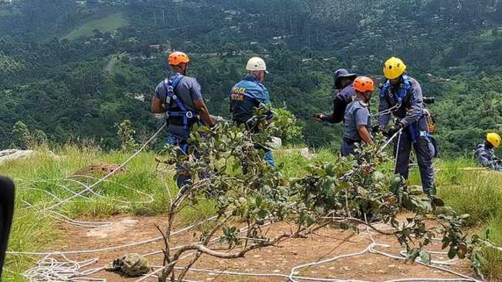 Body of man found at base of a cliff in Winston Park Body of man found at base of a cliff in Winston Park
