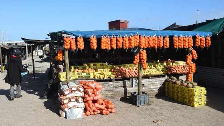 Police nab man selling drugs from fruit and veggie stall in Langa Police nab man selling drugs from fruit and veggie stall in Langa