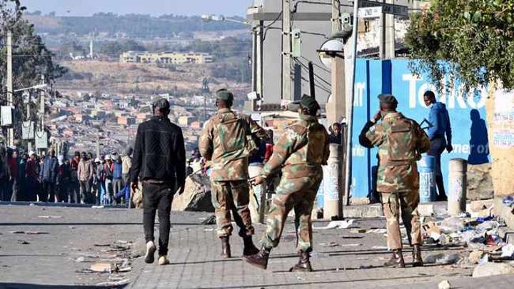 SANDF Chief to take the stand at hearing into July unrest SANDF Chief to take the stand at hearing into July unrest