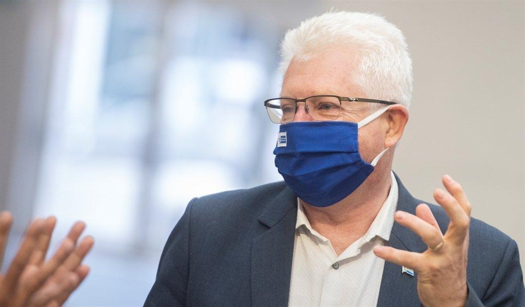 Political support swells for scrapping of masks, Covid-19 restrictions