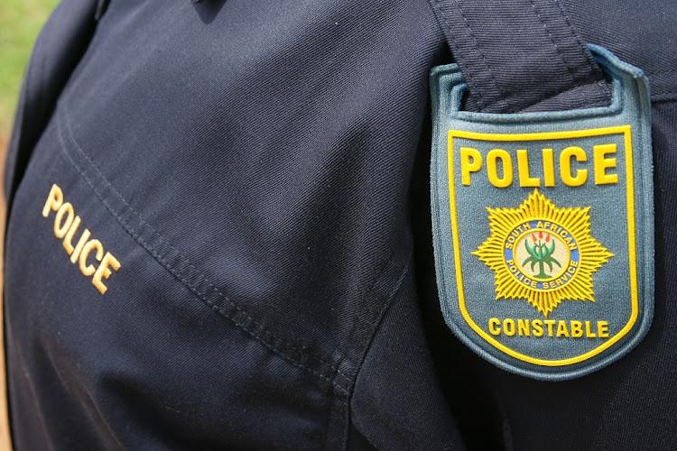 Durban police officer caught allegedly soliciting R200 from a drug dealer during an operation which included the KZN SAPS commissioner Durban police officer caught allegedly soliciting R200 from a drug dealer during an operation which included the KZN SAPS commissioner