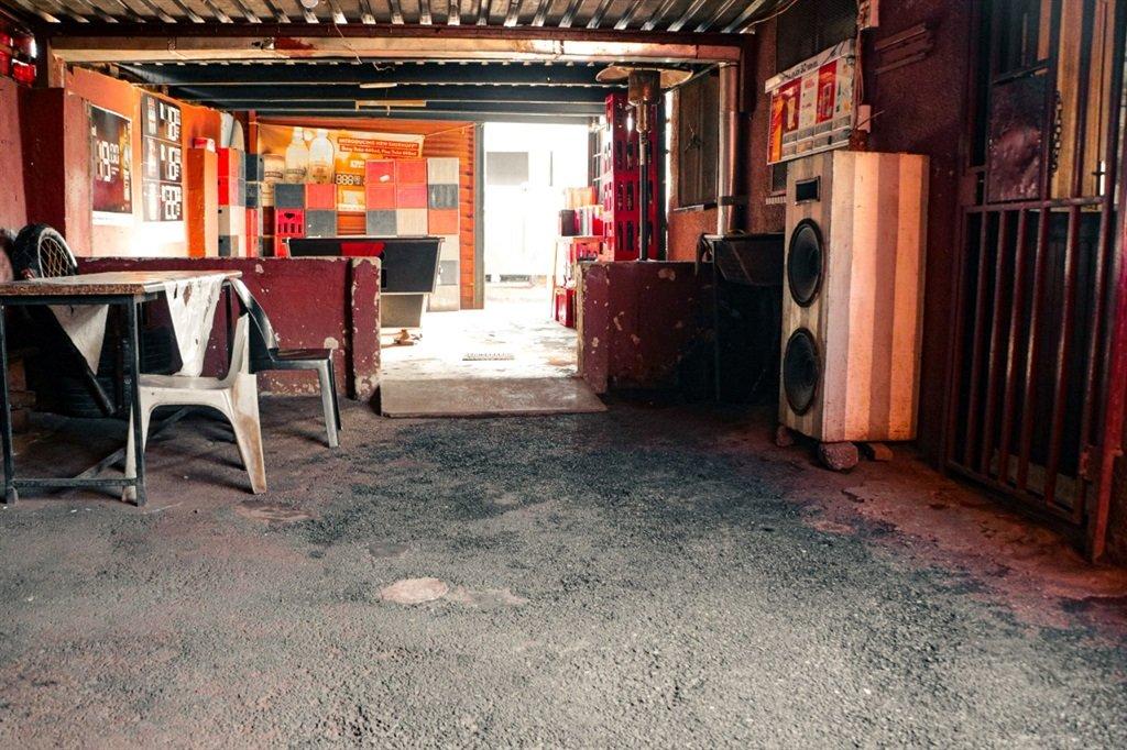 Katlehong tavern shooting: Patrons hid under tables, jumped over walls to flee from gunmen - witness Katlehong tavern shooting: Patrons hid under tables, jumped over walls to flee from gunmen - witness