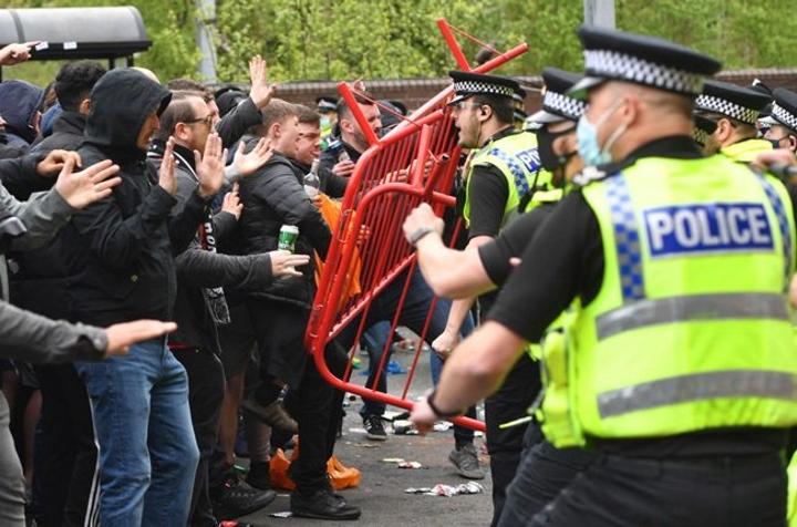 SA boys on bus attacked at Old Trafford ducked for cover as protesters hurled objects, owner says