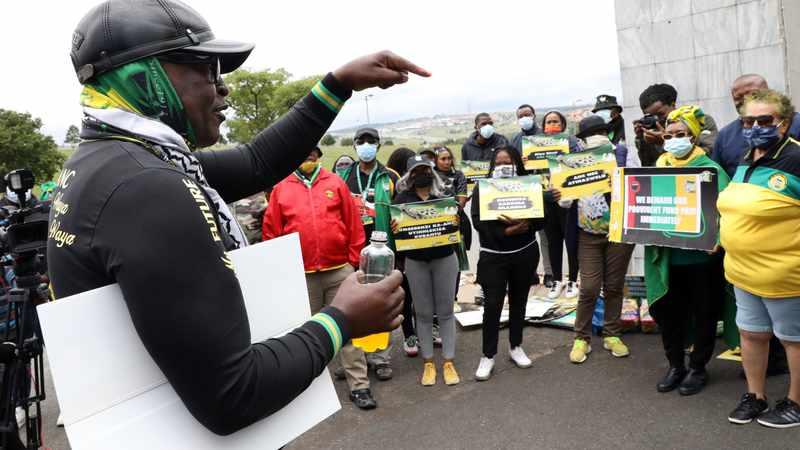 Disgruntled ANC staff members ‘disgusted and disappointed’ with Ramaphosa over non-payment of salaries Disgruntled ANC staff members ‘disgusted and disappointed’ with Ramaphosa over non-payment of salaries