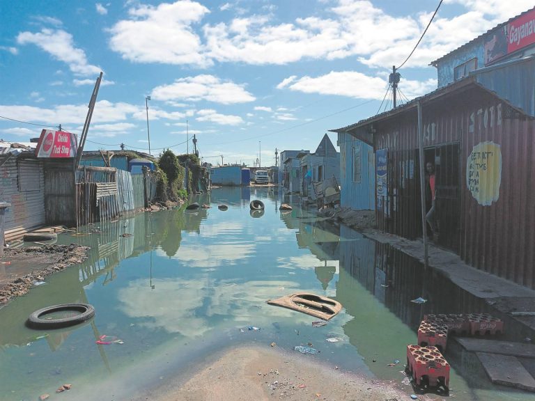 the-reekiest-stink-residents-say-kosovo-informal-settlement-is-cape