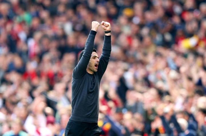 Gabriel sends Arsenal top as Chelsea crash again Gabriel sends Arsenal top as Chelsea crash again