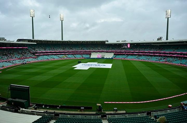 Waugh calls for 'common sense' in Test cricket after Proteas hurt by bad light call Waugh calls for 'common sense' in Test cricket after Proteas hurt by bad light call