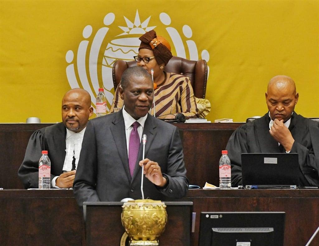 Mashatile acknowledges challenges in coalition govts, but nothing ‘wrong with mayor from small party’ Mashatile acknowledges challenges in coalition govts, but nothing ‘wrong with mayor from small party’